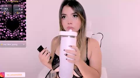 Snapshot of stefanycifuentes chatting on 15, 11, 2025 Stefa online show from 15, 11, 2025