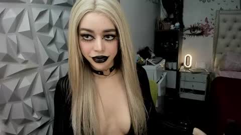 Snapshot of stefanylangkat chatting on 8, 7, 2026 Jane online show from 8, 7, 2026