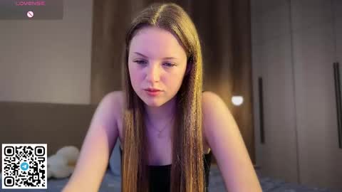 STEFI  Streams every day from 10 PM GTM1  online show from 11, 5, 2026