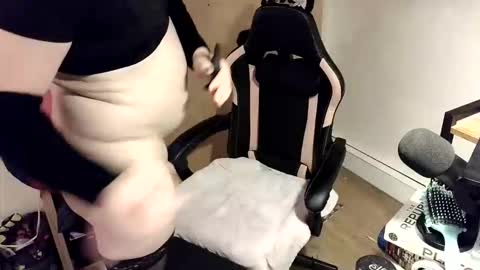 stefisgirlnow online show from 5, 4, 2026