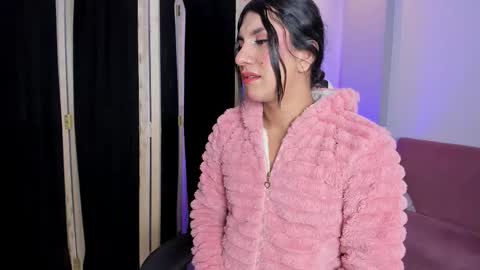 Stefany Bratz online show from 10, 3, 2026