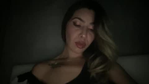 Snapshot of stefy_glow chatting on 17, 10, 2025 stefy_glow online show from 17, 10, 2025