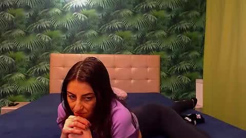 Snapshot of stella_john chatting on 4, 1, 2025 Stella John online show from 4, 1, 2025