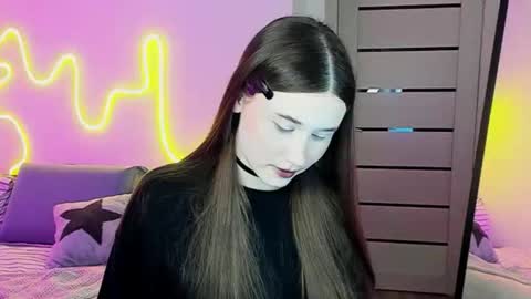 stella_sunny online show from 5, 12, 2025