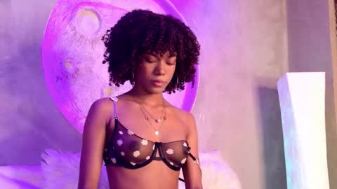 Snapshot of stellaciel_ chatting on 21, 10, 2025 S T E L L A online show from 21, 10, 2025