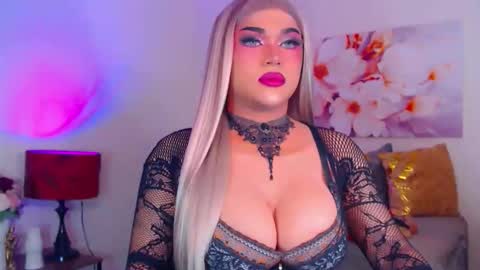 CALL ME STELLA online show from 13, 10, 2025