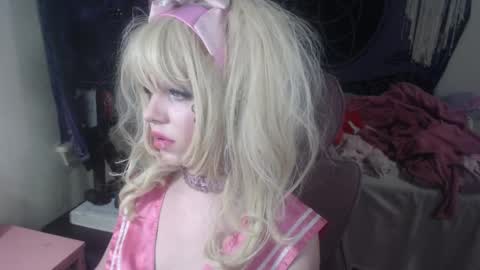 Snapshot of stellalocke chatting on 12, 9, 2025 StellaLocke online show from 12, 9, 2025