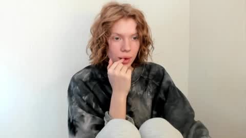 Snapshot of stellaswen chatting on 2, 10, 2025 S T E L L A online show from 2, 10, 2025
