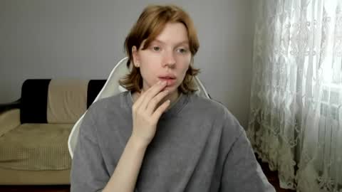 Snapshot of stellaswen chatting on 6, 4, 2026 S T E L L A online show from 6, 4, 2026