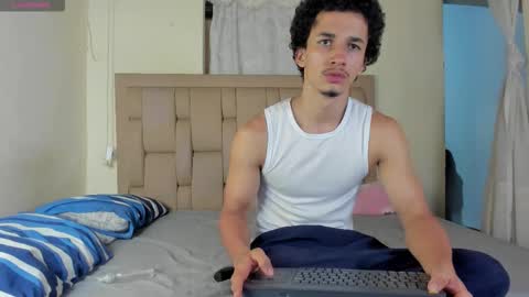 Snapshot of stepcouple__ chatting on 28, 9, 2025 Stepcouple online show from 28, 9, 2025