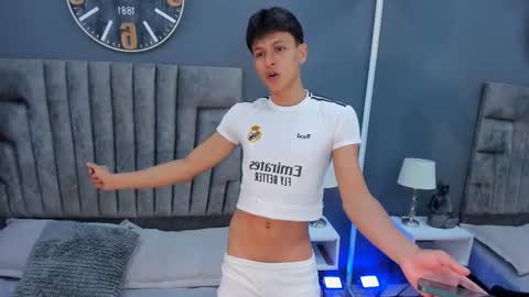 Snapshot of stephane_rouss chatting on 22, 10, 2025 Stephane Rouss online show from 22, 10, 2025