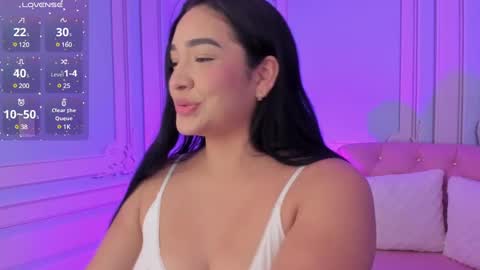Snapshot of stephania_diamond chatting on 7, 1, 2025 online show from 7, 1, 2025