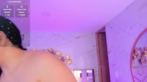 Snapshot of stephania_diamond chatting on 5, 3, 2025 online show from 5, 3, 2025