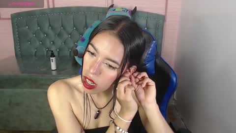 Stephania online show from 19, 2, 2025