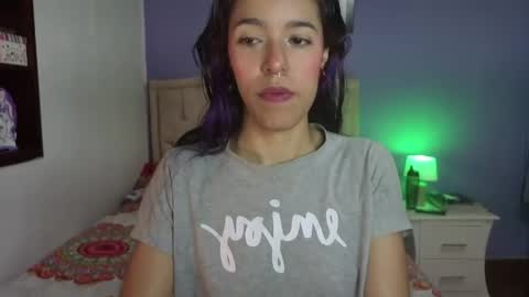Snapshot of stephania_t chatting on 22, 4, 2026 Stephania online show from 22, 4, 2026