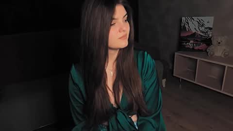 Snapshot of stephanieemiller chatting on 5, 10, 2025 Steph online show from 5, 10, 2025