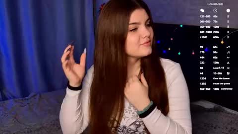 Snapshot of stephanieemiller chatting on 17, 12, 2025 Steph online show from 17, 12, 2025