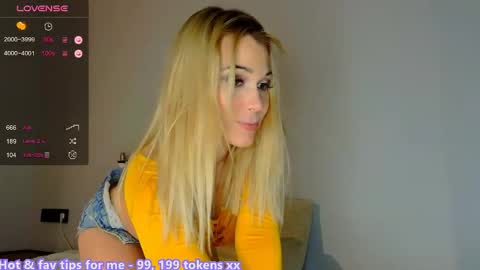 Snapshot of stephany_luxe chatting on 24, 5, 2026 Stephany online show from 24, 5, 2026