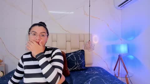 Stefanny online show from 17, 12, 2024