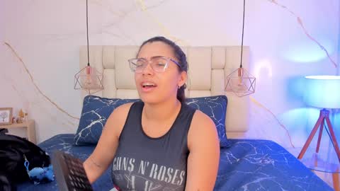 Stefanny online show from 19, 12, 2024