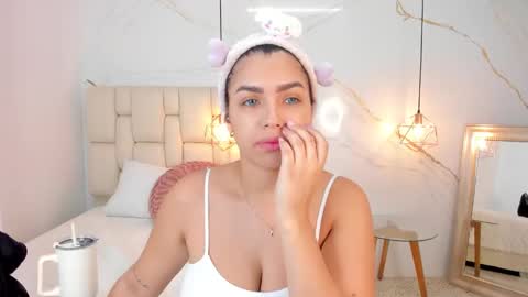 Stefanny online show from 5, 3, 2025