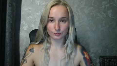 Snapshot of stephiepink chatting on 5, 10, 2025 Grace online show from 5, 10, 2025