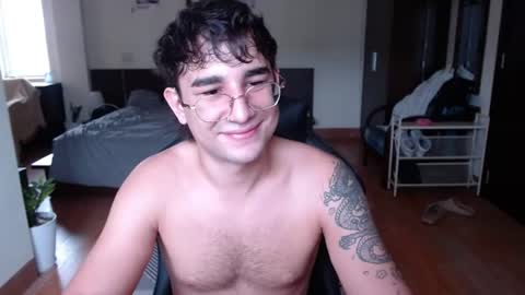 Snapshot of steveoceanbeanhuge chatting on 5, 7, 2026 Alex online show from 5, 7, 2026