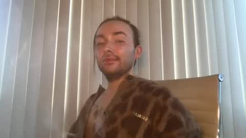 Snapshot of stevey_94 chatting on 26, 10, 2025 gay tease online show from 26, 10, 2025