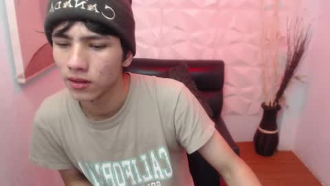 Snapshot of stich_23 chatting on 4, 3, 2026 Stich online show from 4, 3, 2026