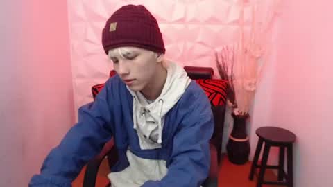 Snapshot of stich_23 chatting on 27, 6, 2026 Stich online show from 27, 6, 2026