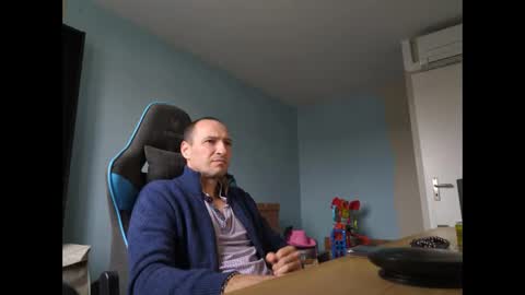 Snapshot of stickolive1 chatting on 24, 9, 2025 stickolive1 online show from 24, 9, 2025