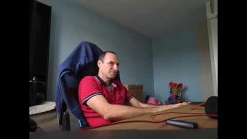 Snapshot of stickolive1 chatting on 30, 9, 2025 stickolive1 online show from 30, 9, 2025