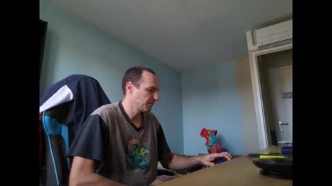 Snapshot of stickolive1 chatting on 8, 10, 2025 stickolive1 online show from 8, 10, 2025