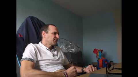 Snapshot of stickolive1 chatting on 16, 10, 2025 stickolive1 online show from 16, 10, 2025