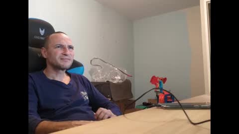 Snapshot of stickolive1 chatting on 20, 10, 2025 stickolive1 online show from 20, 10, 2025