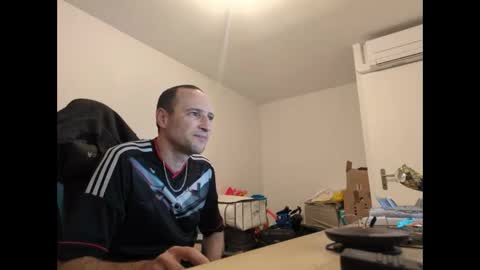 Snapshot of stickolive1 chatting on 20, 4, 2026 stickolive1 online show from 20, 4, 2026