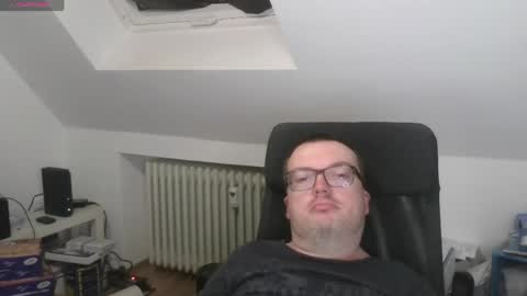 Oliver online show from 15, 4, 2026