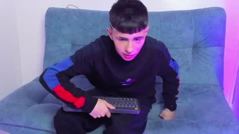 Snapshot of stivarfox21 chatting on 6, 2, 2025 Stivarfox21 online show from 6, 2, 2025