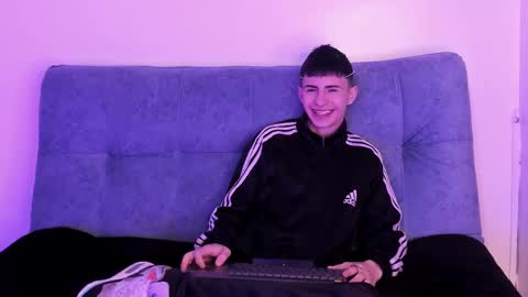 Snapshot of stivarfox21 chatting on 6, 3, 2025 Stivarfox21 online show from 6, 3, 2025