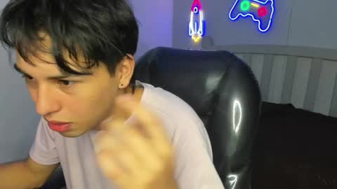 Snapshot of stiwentwink chatting on 2, 10, 2025 Stiwen online show from 2, 10, 2025