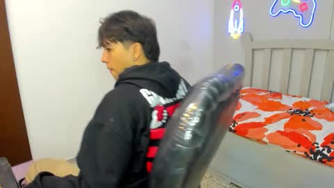 Snapshot of stiwentwink chatting on 22, 10, 2025 Stiwen online show from 22, 10, 2025