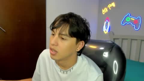 Snapshot of stiwentwink chatting on 4, 11, 2025 Stiwen online show from 4, 11, 2025