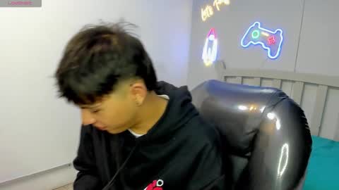 Snapshot of stiwentwink chatting on 7, 11, 2025 Stiwen online show from 7, 11, 2025