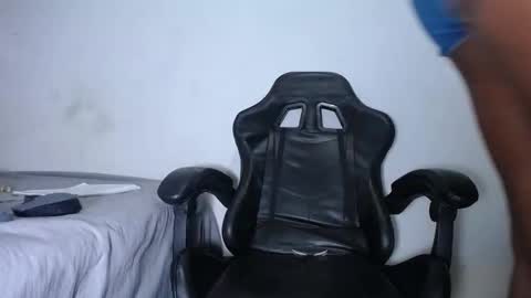 stormiing_18 online show from 4, 12, 2025