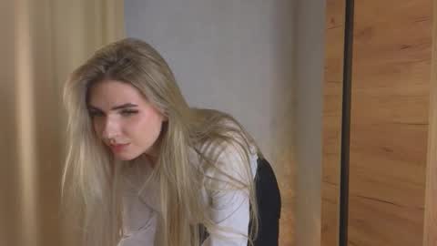 Snapshot of stormymuse chatting on 18, 11, 2025 Luna online show from 18, 11, 2025