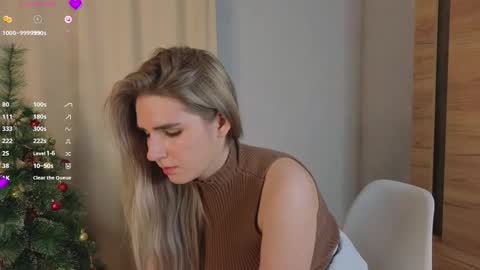 Snapshot of stormymuse chatting on 21, 12, 2025 Luna online show from 21, 12, 2025