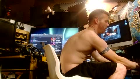 Str8 online show from 5, 2, 2025