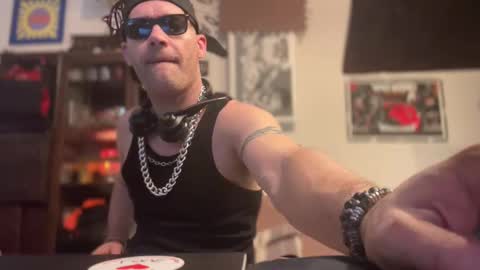 Str8 online show from 19, 2, 2025