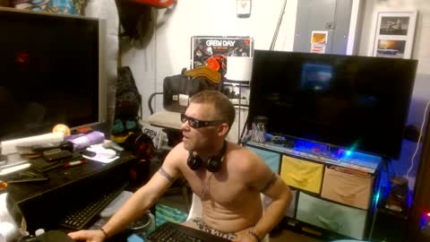Str8 online show from 10, 3, 2025