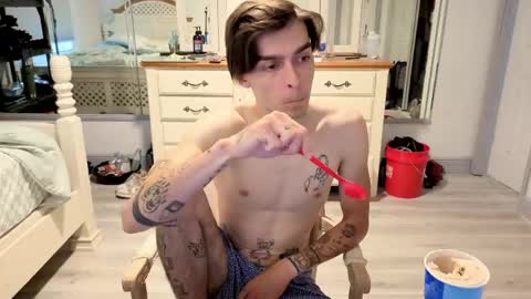Snapshot of str8whiteboy21 chatting on 16, 5, 2026 str8whiteboy21 online show from 16, 5, 2026